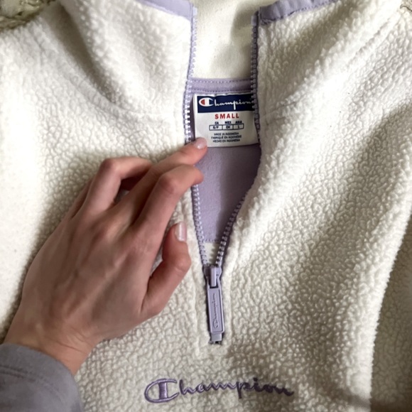 Champion pull over jacket - Picture 3 of 3